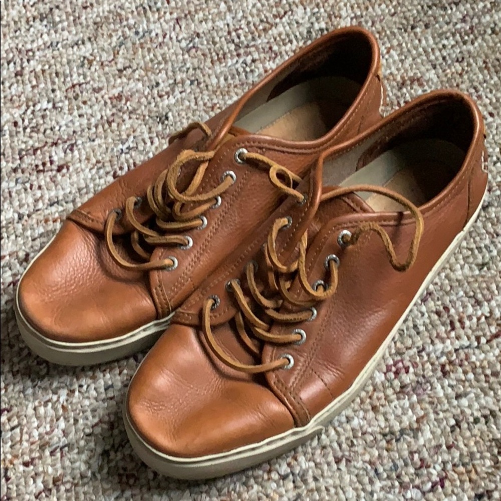Leather shoes